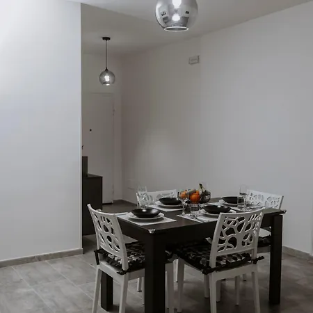 Apartment House Paradise- House Arena