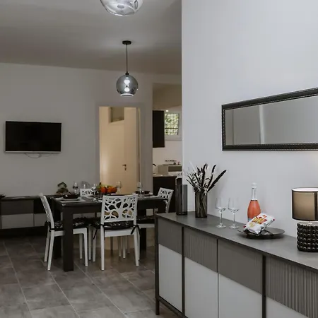 Apartment House Paradise- House Arena *